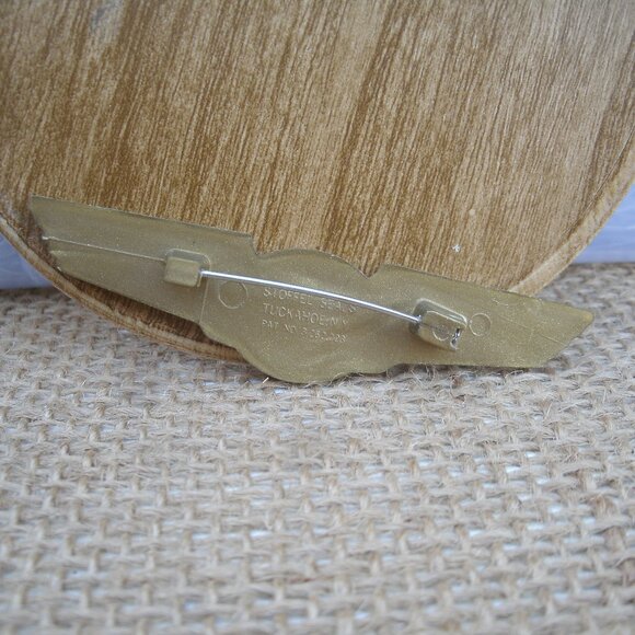 Vintage Plastic Eastern Airlines Souvenir Jr. Pilot Wings Pin - Picture 9 of 10